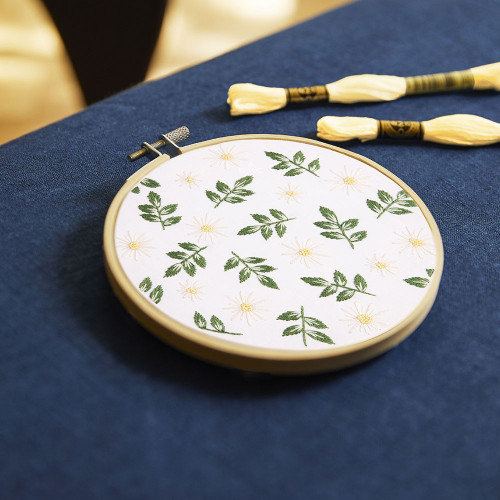 Kit de broderie Délicates marguerites