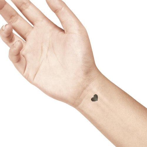 Petite pierre à tatouage Cœur plein