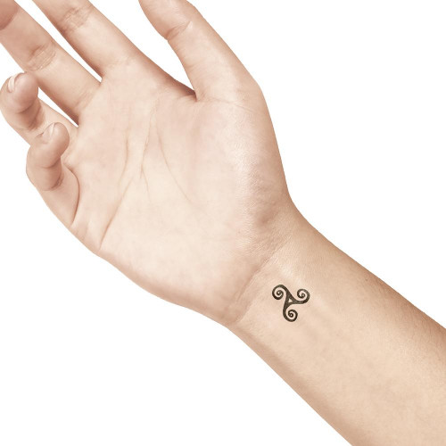 Petite pierre à tatouage Triskell