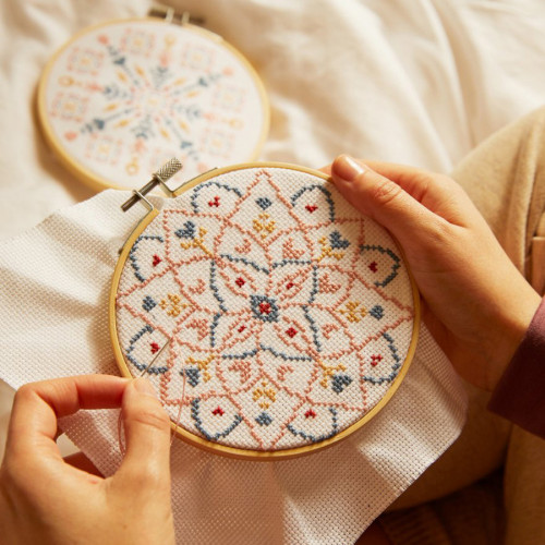 Kit broderie point de croix Composition persane
