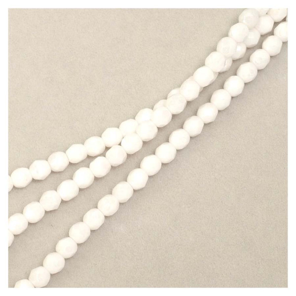 Perles de Bohème sur Fil - Rondes Facettées Blanc Opaque 4 mm