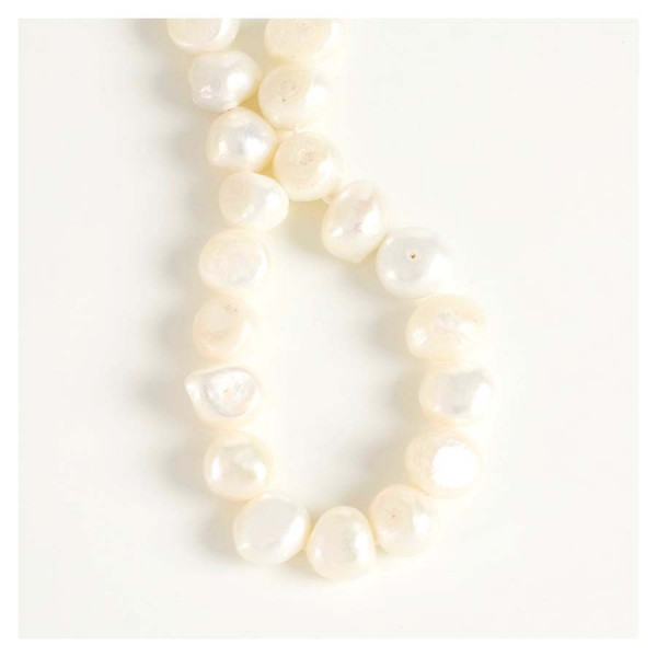Perles irrégulières sur Fil - 8 mm Nacre Naturelle