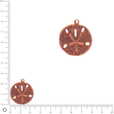 Breloque ronde martelée motif central gravé L. 24 mm - Cuivré vieilli
