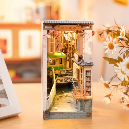 Maquette Book Nook Sakura Densya - Rolife