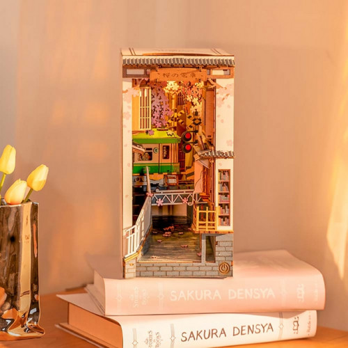 Maquette Book Nook Sakura Densya - Rolife